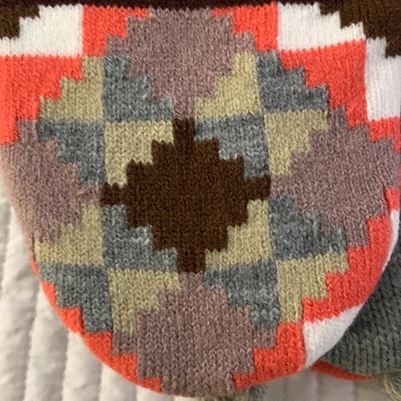 Mixed geometric mixed  carpet patterned knit trapper hat with faux fur trim - Picture 7 of 12